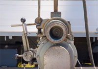 ボーリングマシン